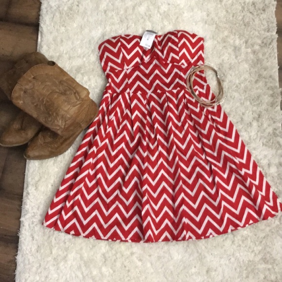 Rue21 Dresses & Skirts - NWT Rue21 Chevron Print Strapless Dress